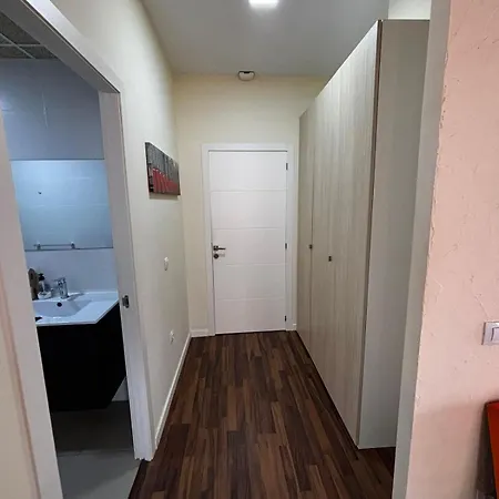 Moderno Cerca Del Centro Y La Playa דירה